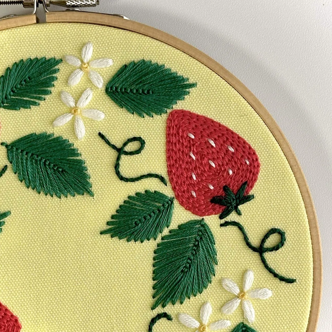 PDF Pattern [Strawberry Wreath]｜はなこまち/刺繍作家
