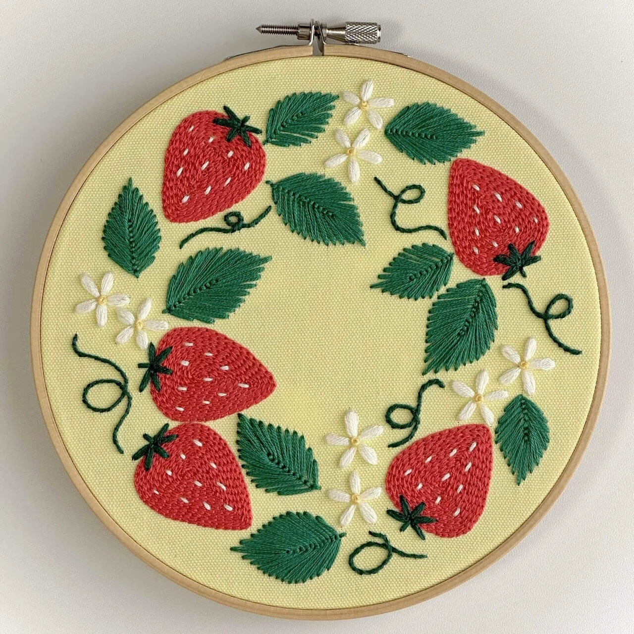PDF Pattern [Strawberry Wreath]｜はなこまち/刺繍作家