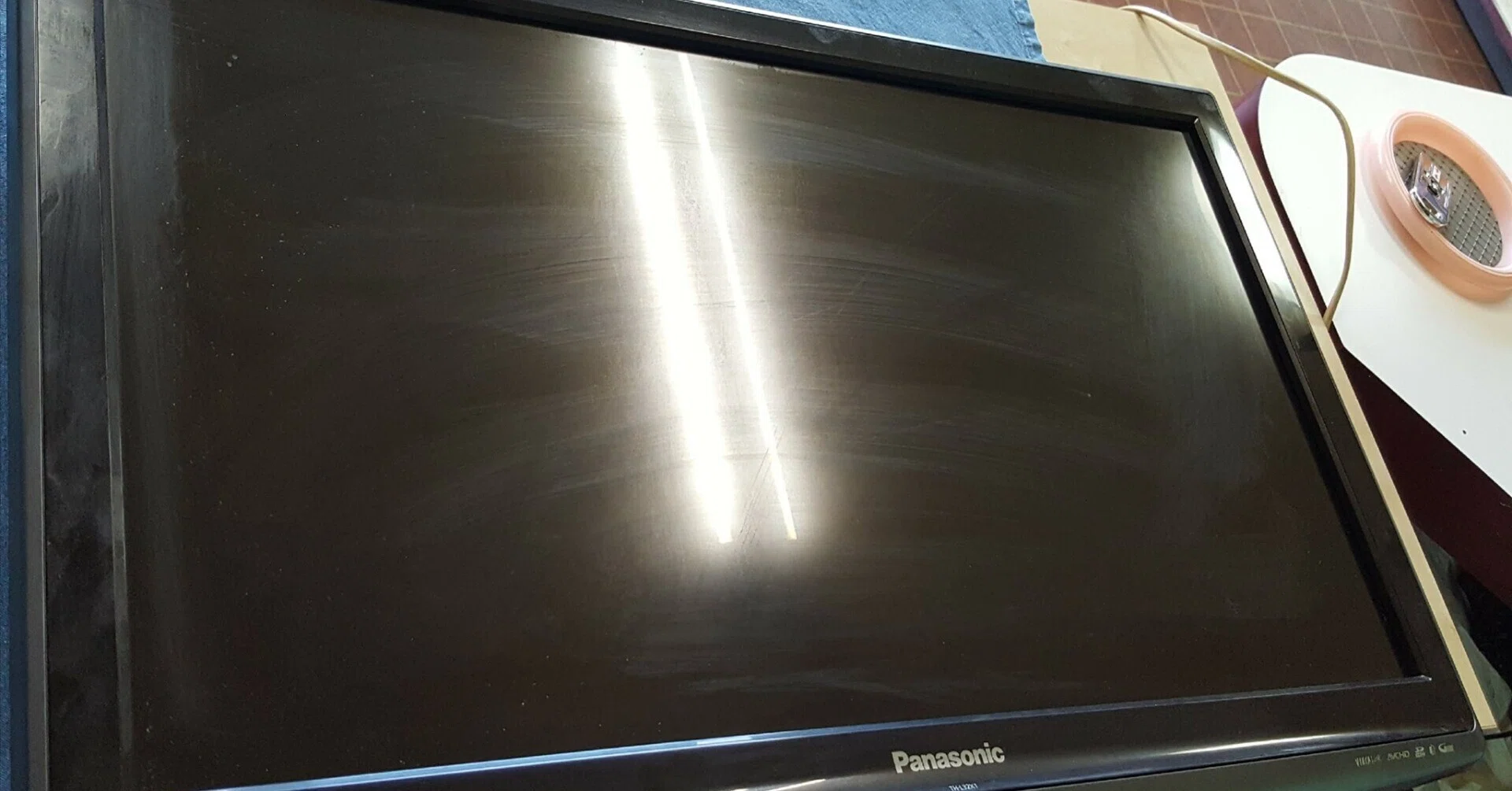 液晶テレビ 目立つ傷あり 液晶テレビキズ｜有)越谷電器