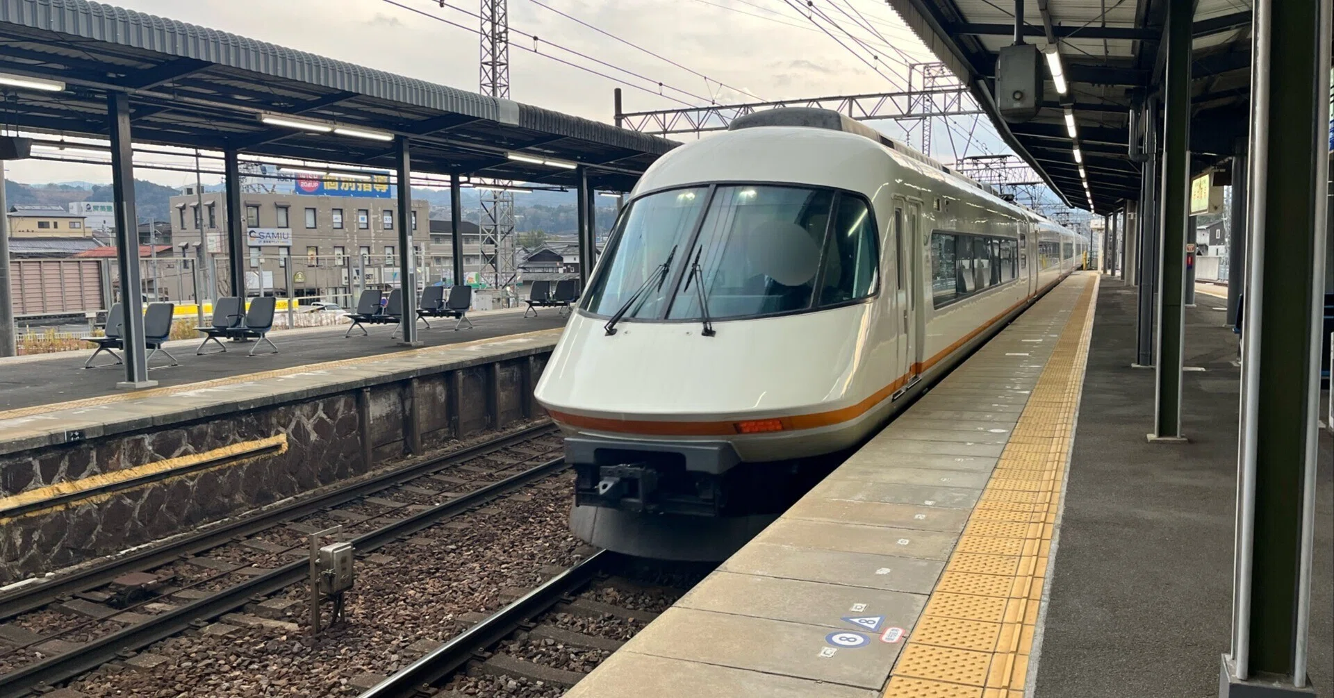 車内デザインレポート#1 近鉄21000系 アーバンライナーplus レギュラー