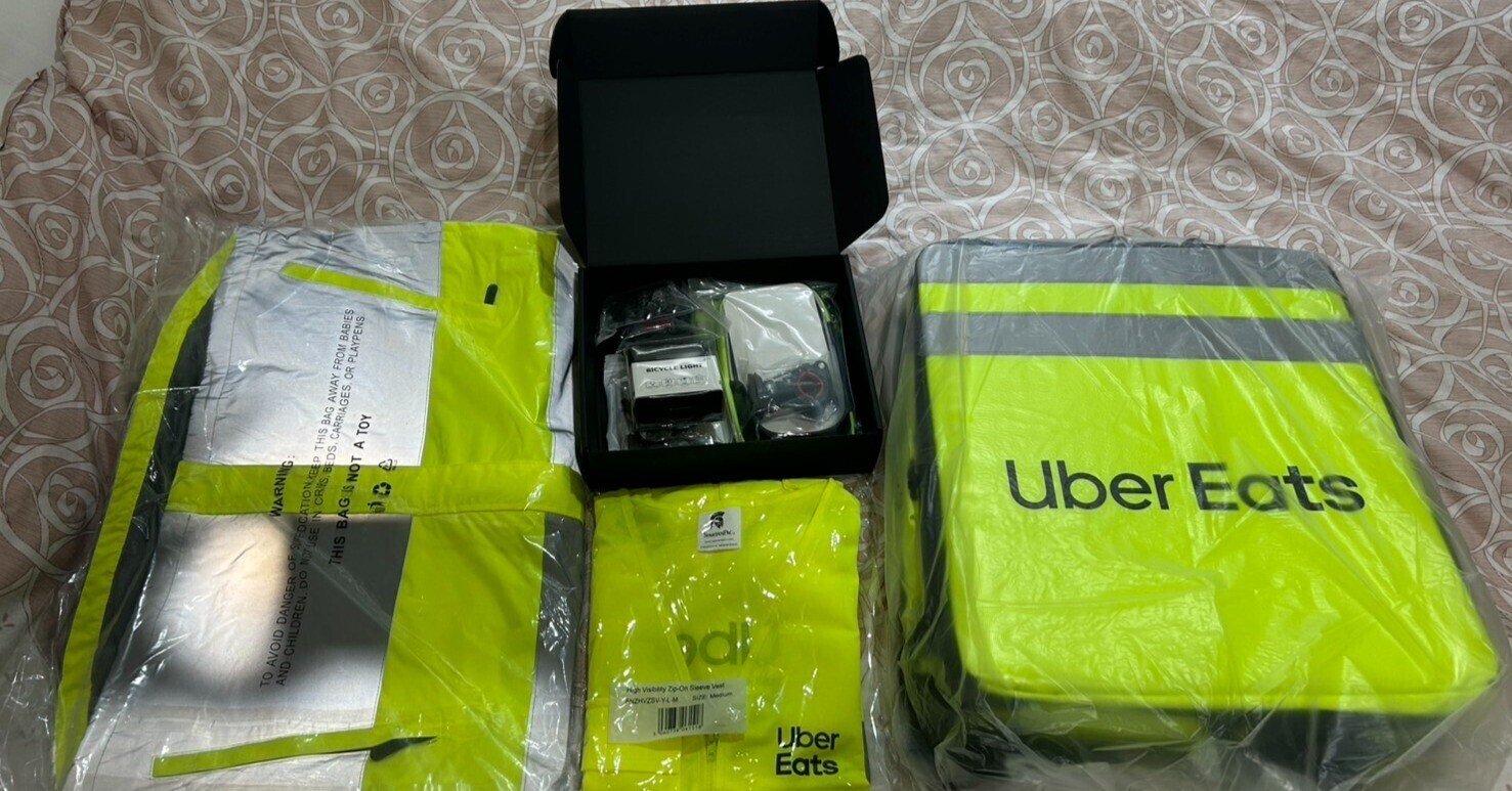 Uber Eats オーストラリア限定 スターターキット 蛍光イエロー Uber Eats オーストラリア限定 スターターキット 蛍光イエロー