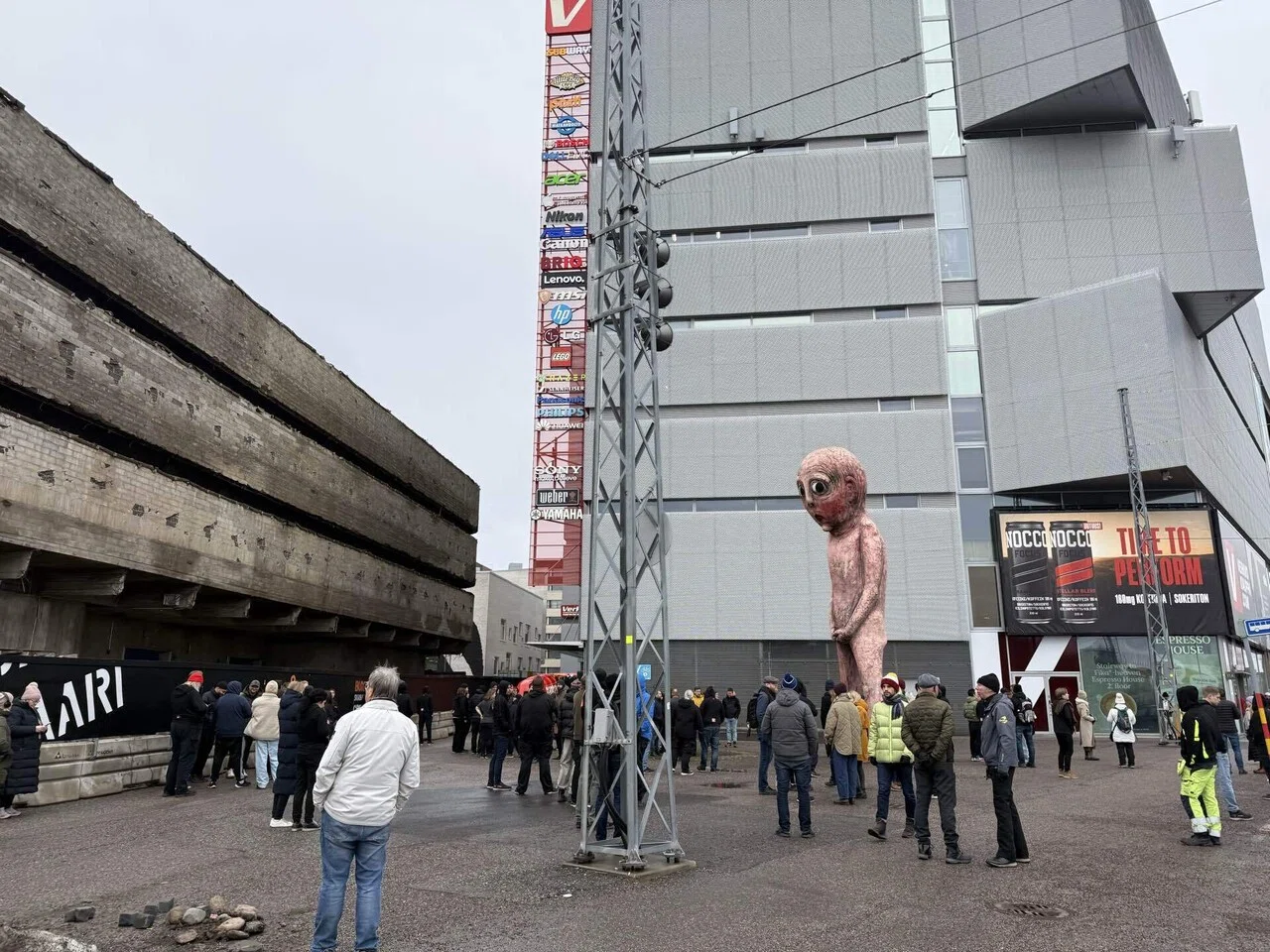 とあるヘルシンキの1日🇫🇮高校生が街をジャックするペンッカリット