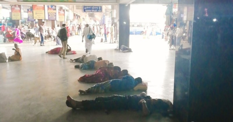 インド 物乞いのひとにごはんをあげようとして 拒否られる こもりみさ Note
