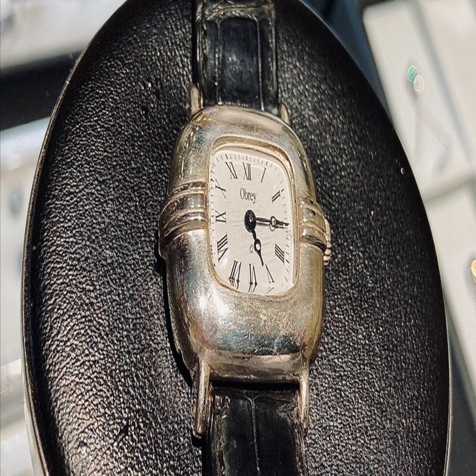 ※訳あり品 Obrey オブレイ クオーツ 腕時計 オブレイの時計修理・電池交換徹底ガイド：魅力、費用から長持ちのコツ