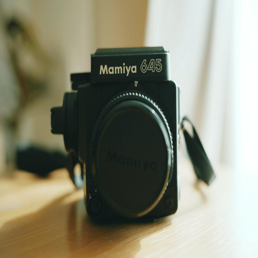 フィルム初心者の私が、初めてのカメラに Mamiya645 Super を選んだ