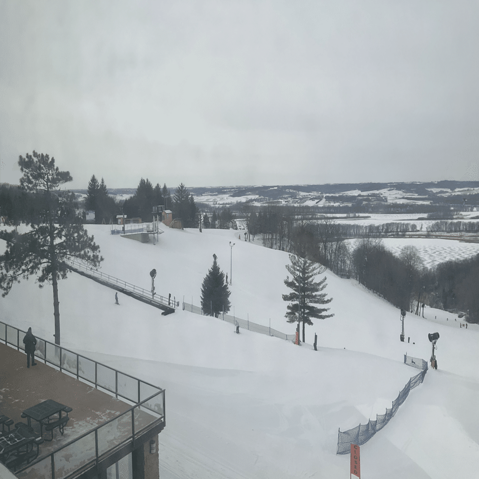 ガリーナスキー旅行：1日目（シカゴ在住者必見！近郊お勧めスキー場チェスナッツマウンテンリゾート）｜焼きりんご, image size:1280x960