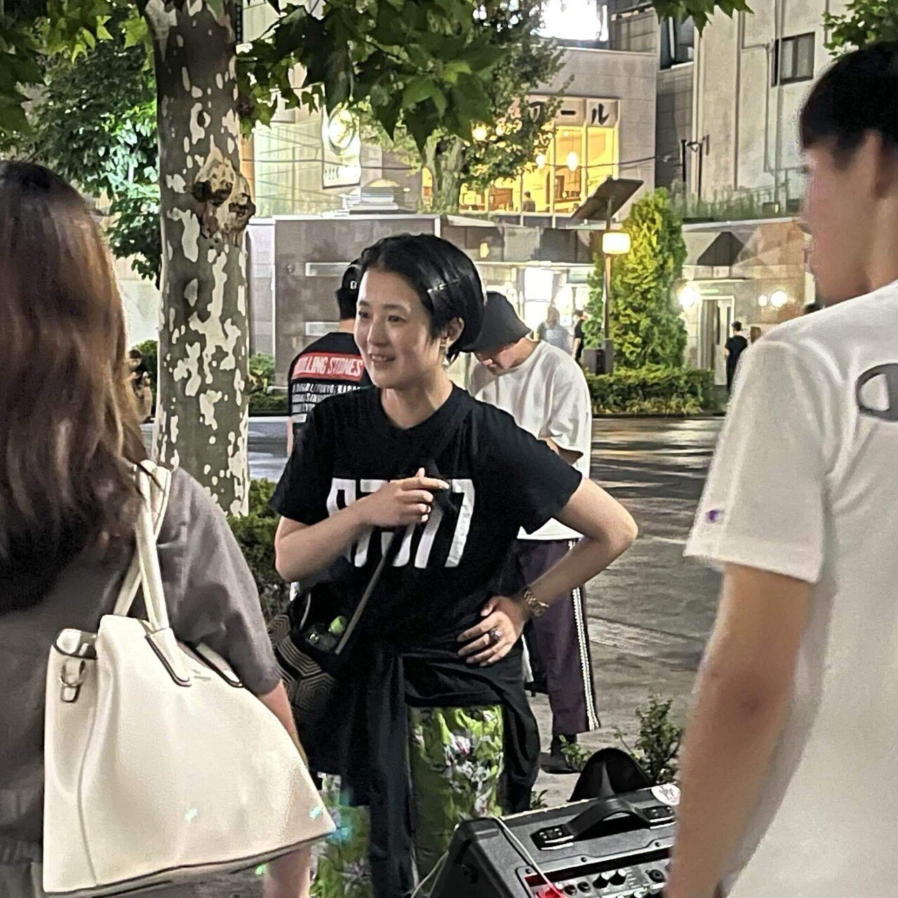 内田すずめ、野口あや子今生ひとりの夜を歩いた　No.131 今生ひとりの夜を歩いた(内田すずめ 絵 ; 野口あや子 短歌) / 古本