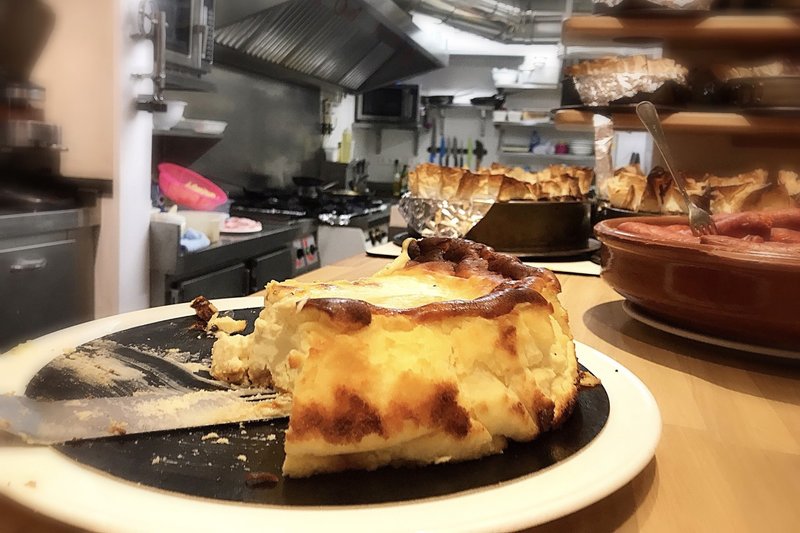 La Vina だけじゃない サンセバスチャンで本場のバスクチーズケーキを食べ比べしてきました 旅するチキン Note La Vina だけじゃない サンセバスチャンで本場のバスクチーズケーキを食べ比べしてきました 旅するチキン Note