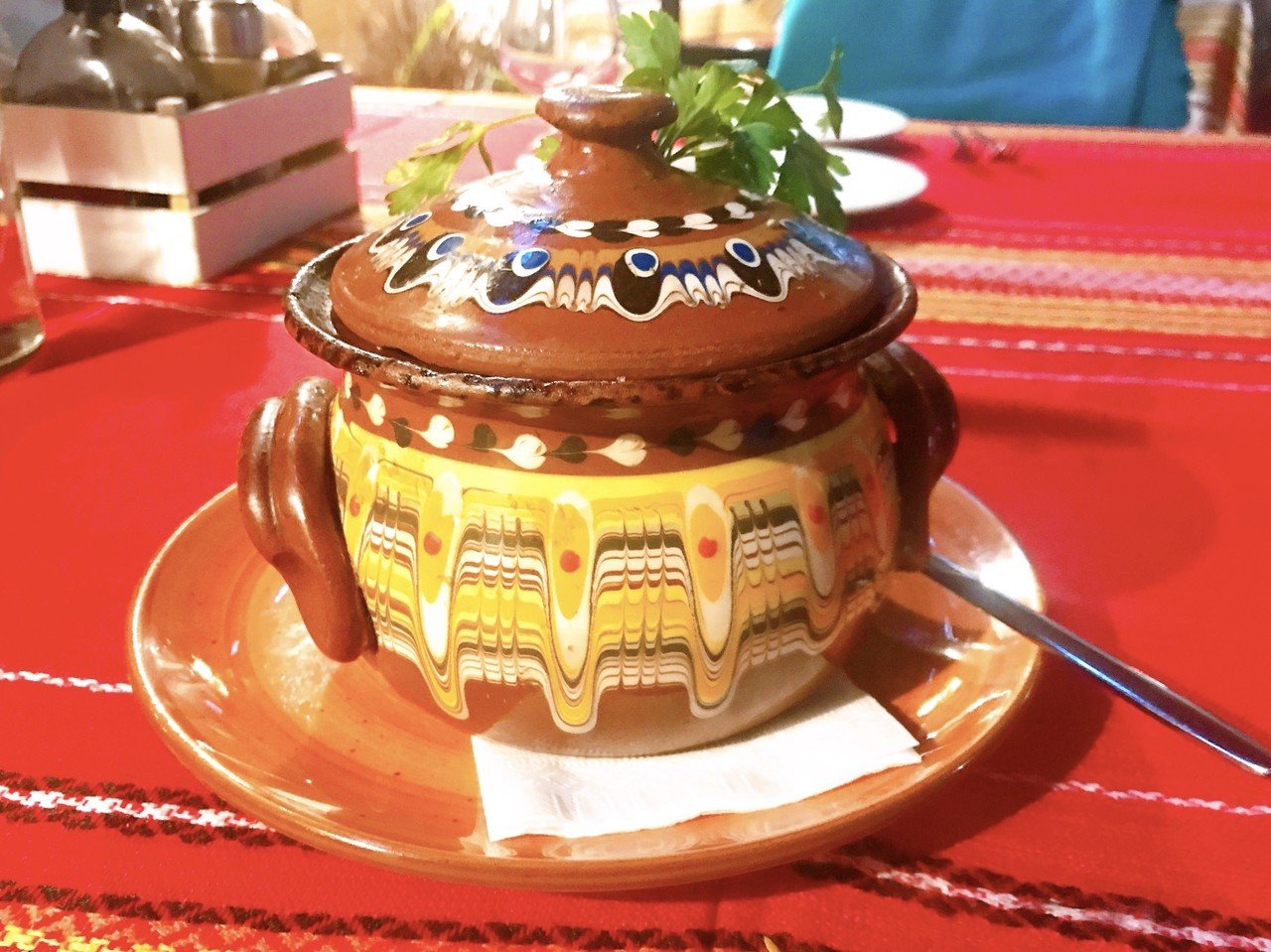 ブルガリアの家庭料理を食べるなら ソフィアにある Manastirska Magernitsa に行ってきました 旅するチキン Note ブルガリアの家庭料理を食べるなら ソフィアにある Manastirska Magernitsa に行ってきました 旅するチキン Note