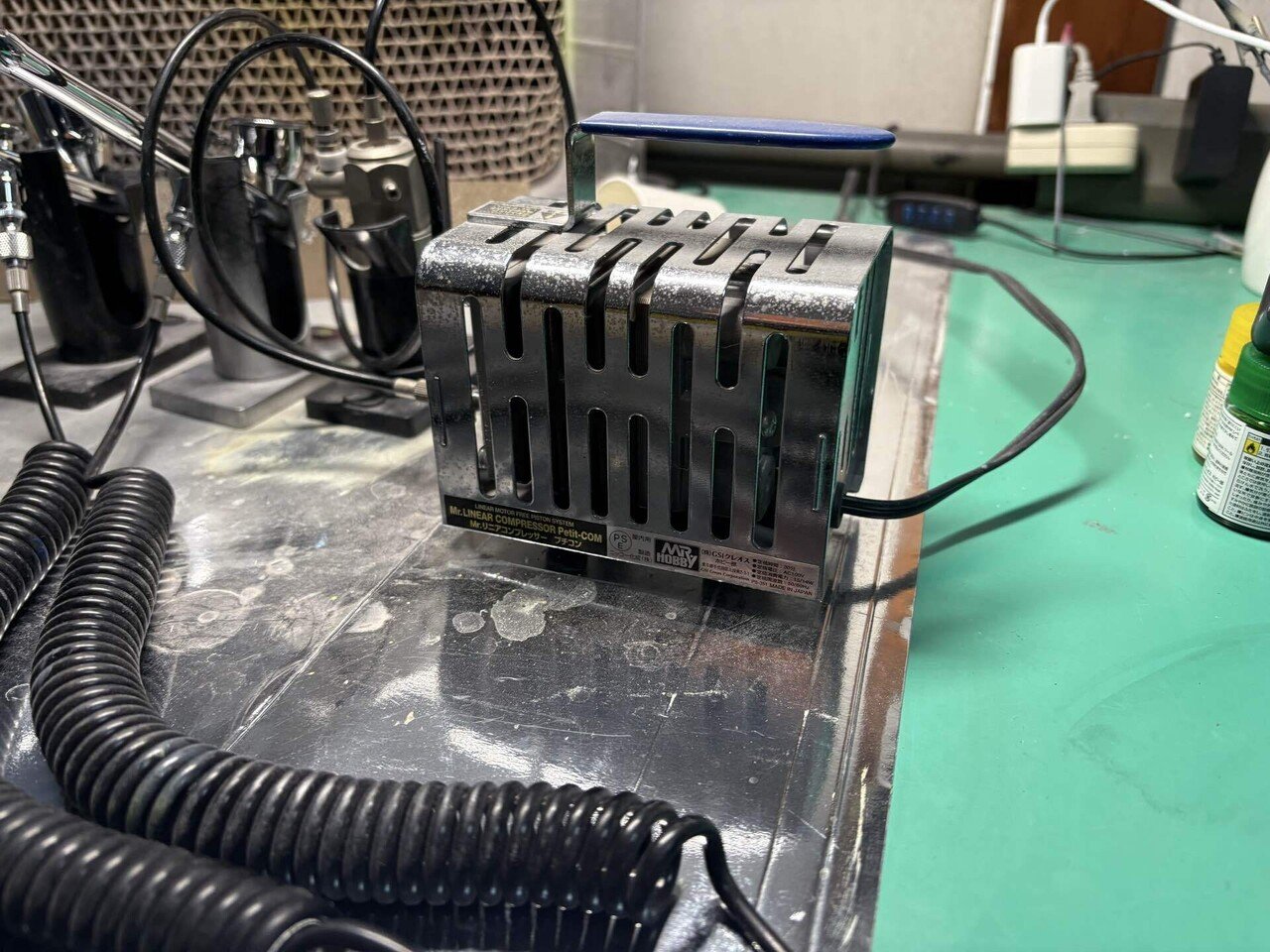 Mr. リニアコンプレッサー プチコン エアブラシ セット 
レギュレーター 付 Amazon.co.jp: Mr.リニアコンプレッサープチコン/エアブラシ