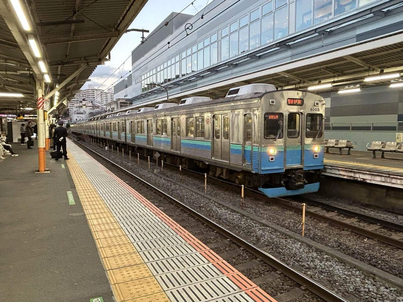 JR東海管内へアルバイトに向かうE231系5両編成に遭遇♪｜シュニチロ＠note