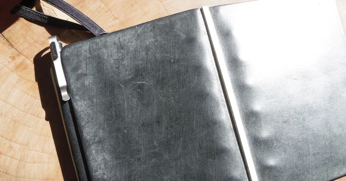 PLOTTER ホワイトベール ブラック 丸1年｜手帳Q子