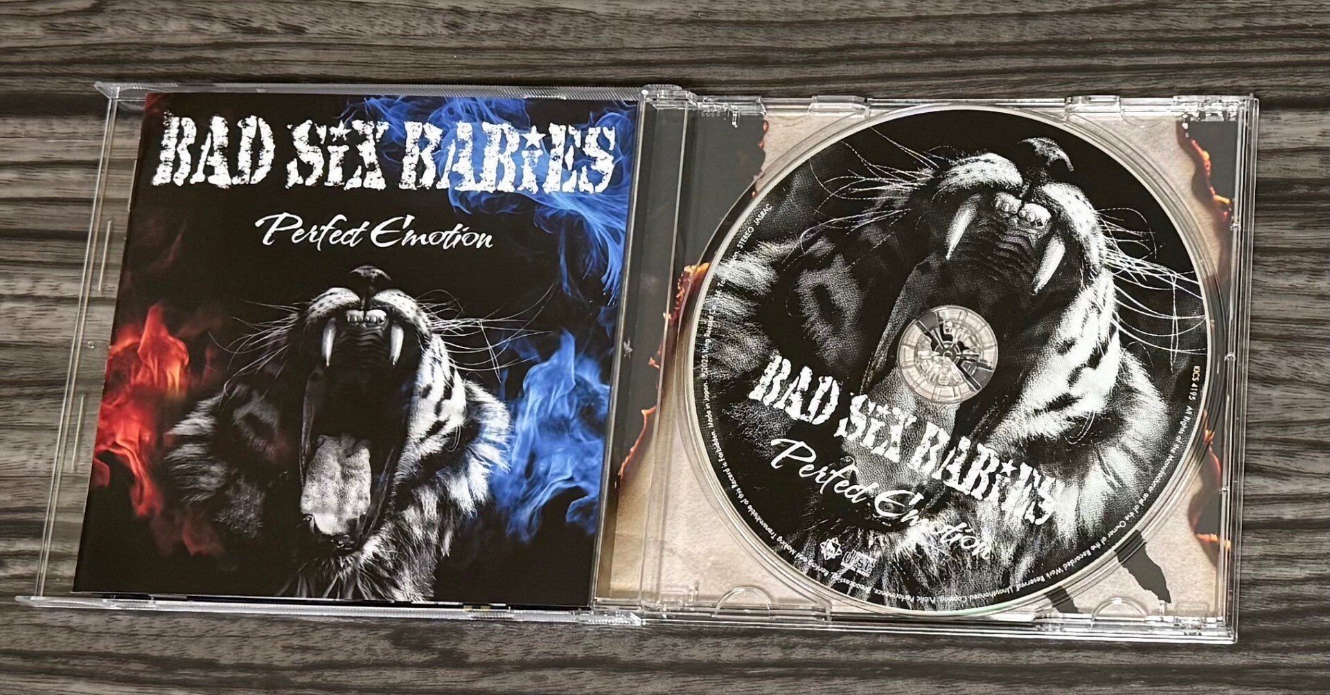 bad six babies PERFECT EMOTION戸城憲夫新美俊宏