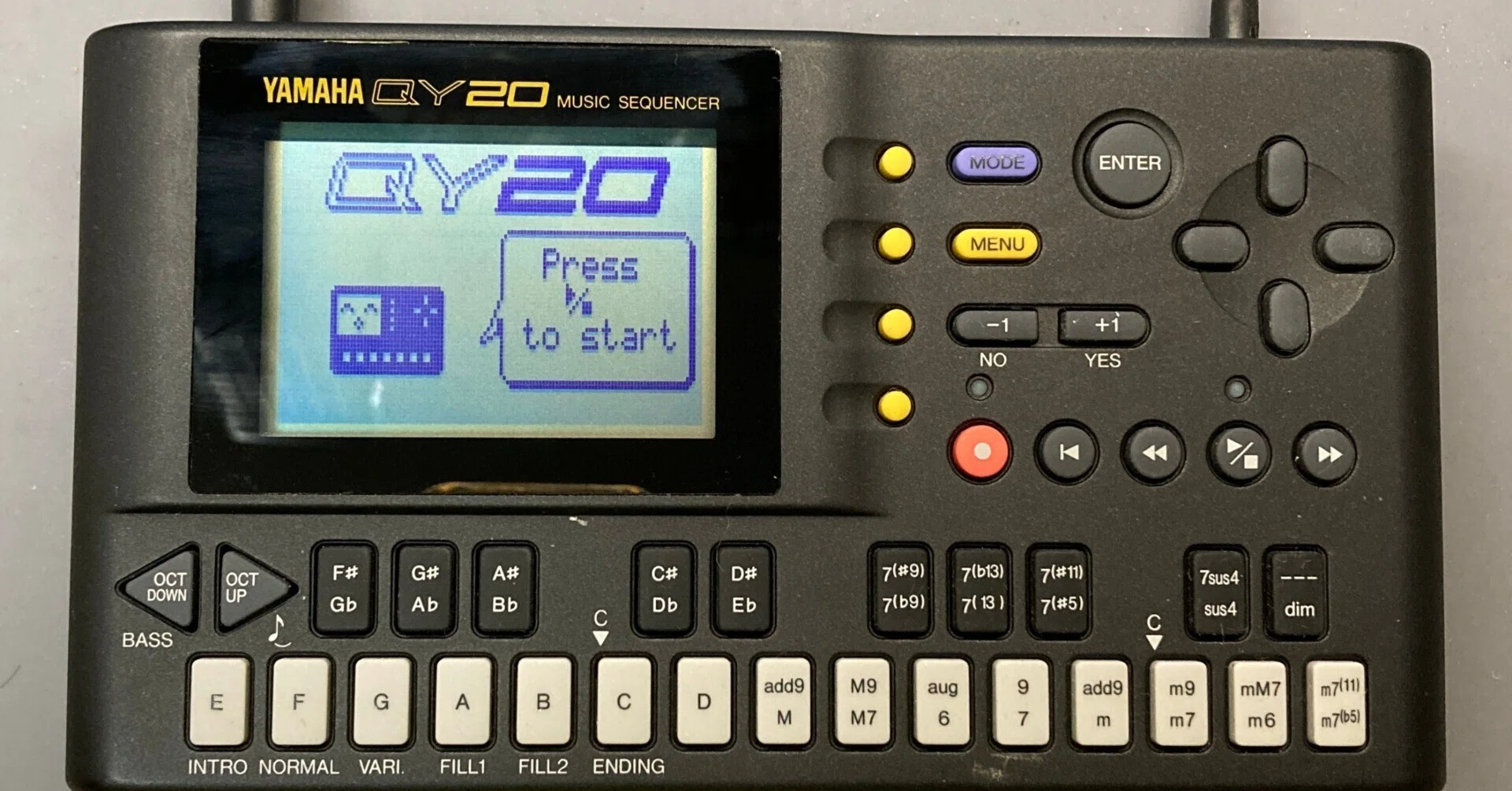 YAMAHA QY20 メンテナンス 準備編｜Gok Z