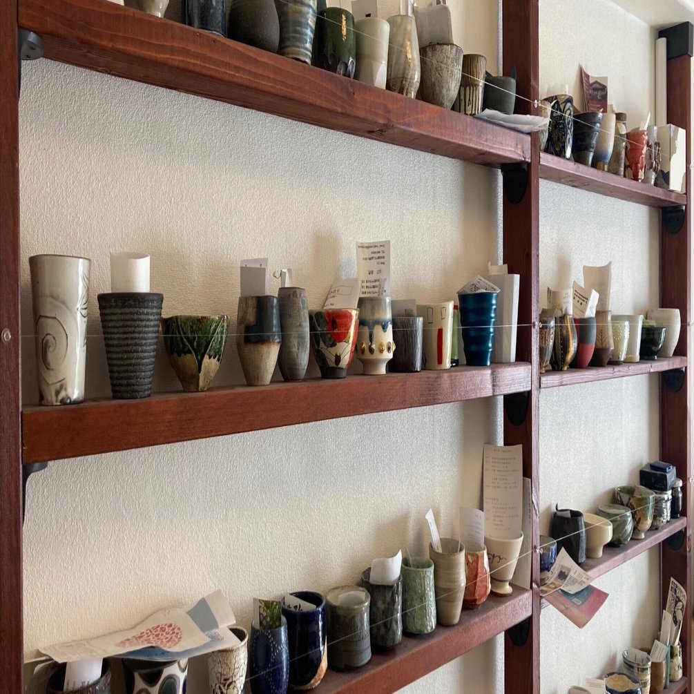 号外】陶器の飾り棚を増設するゾ！の巻｜萬蔵（MANZOU）