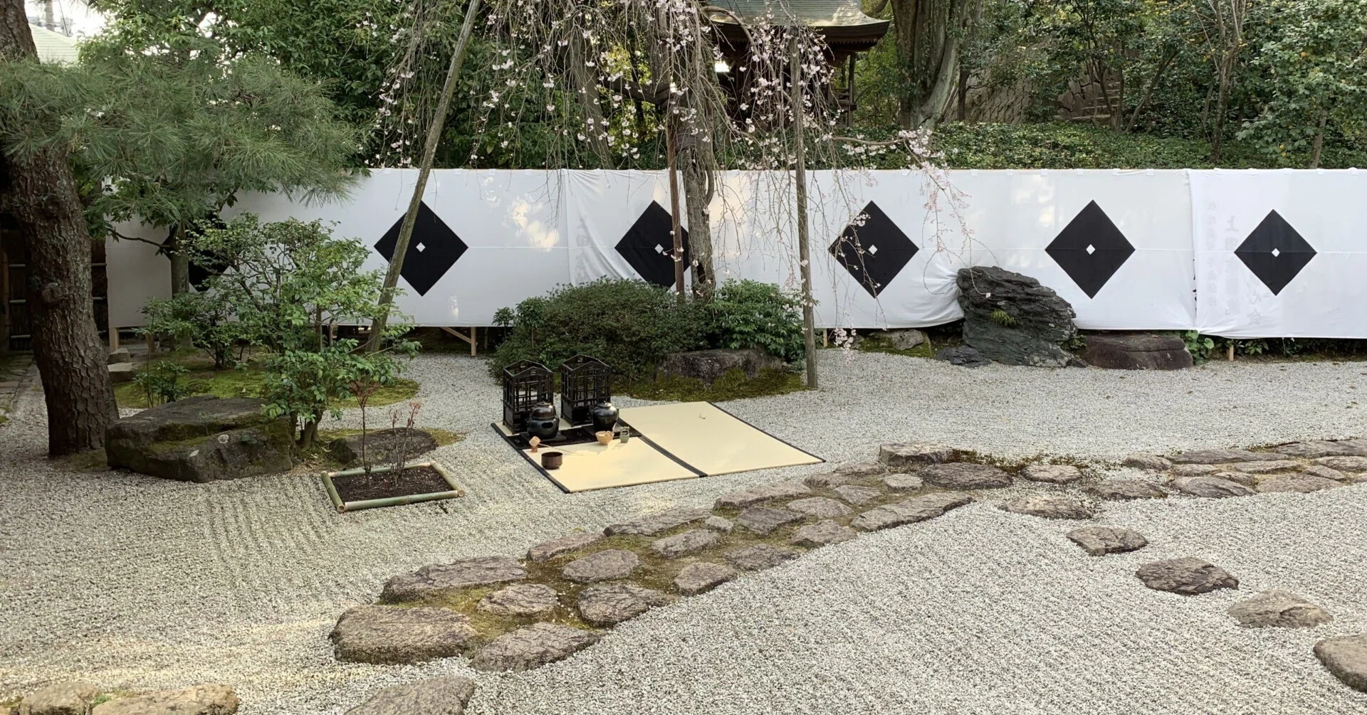 風楼　茶道 Our 86 won't be at the cafe for the next two weeks while we are