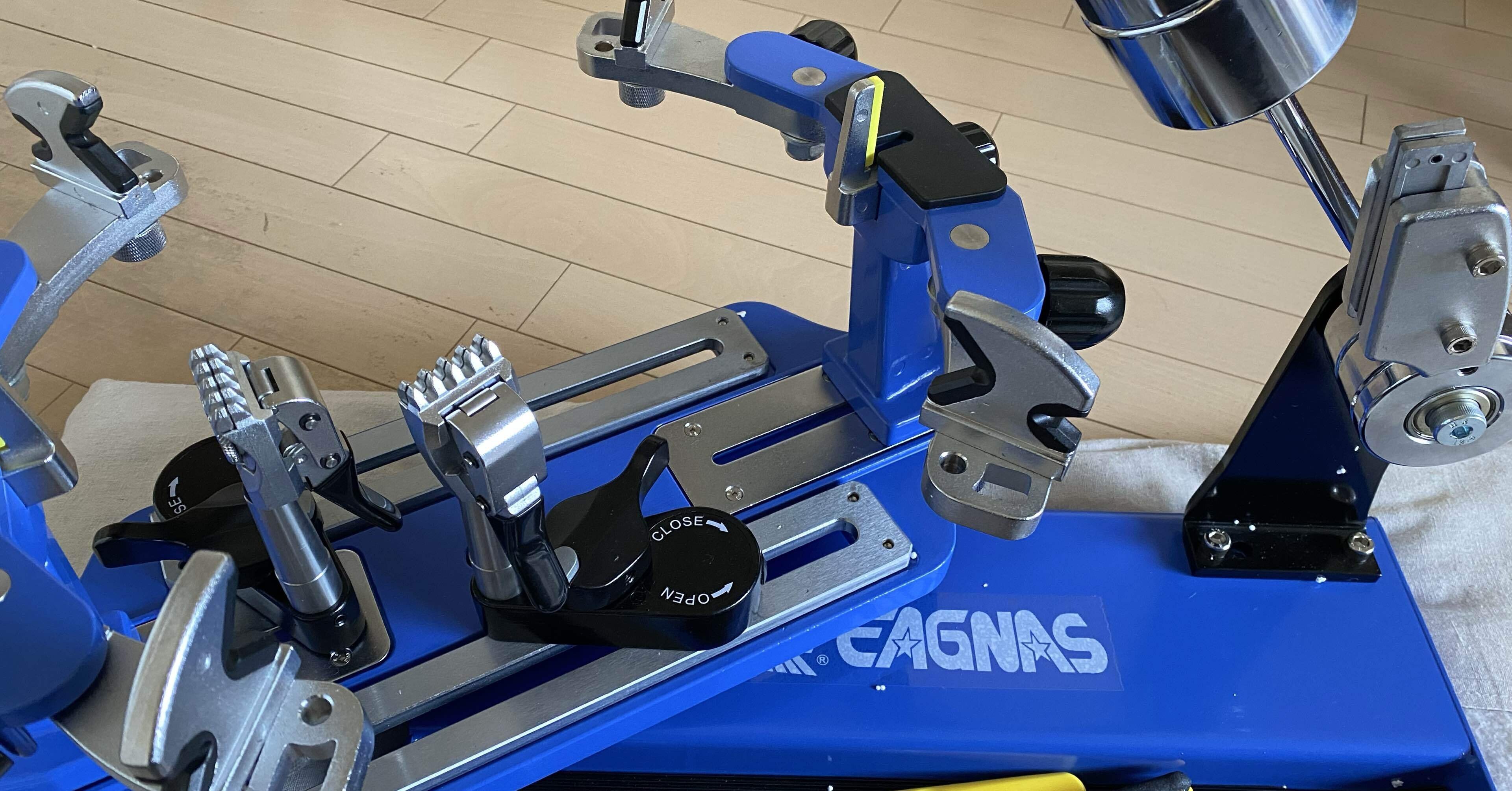 クリッパーメイトテニスUSA製ガット張り機（ストリングマシン