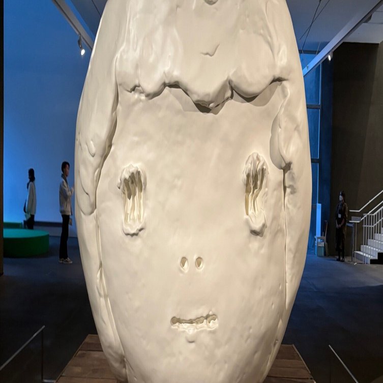 奈良美智の作品を地元・青森で堪能する｜多摩美術大学芸術学科