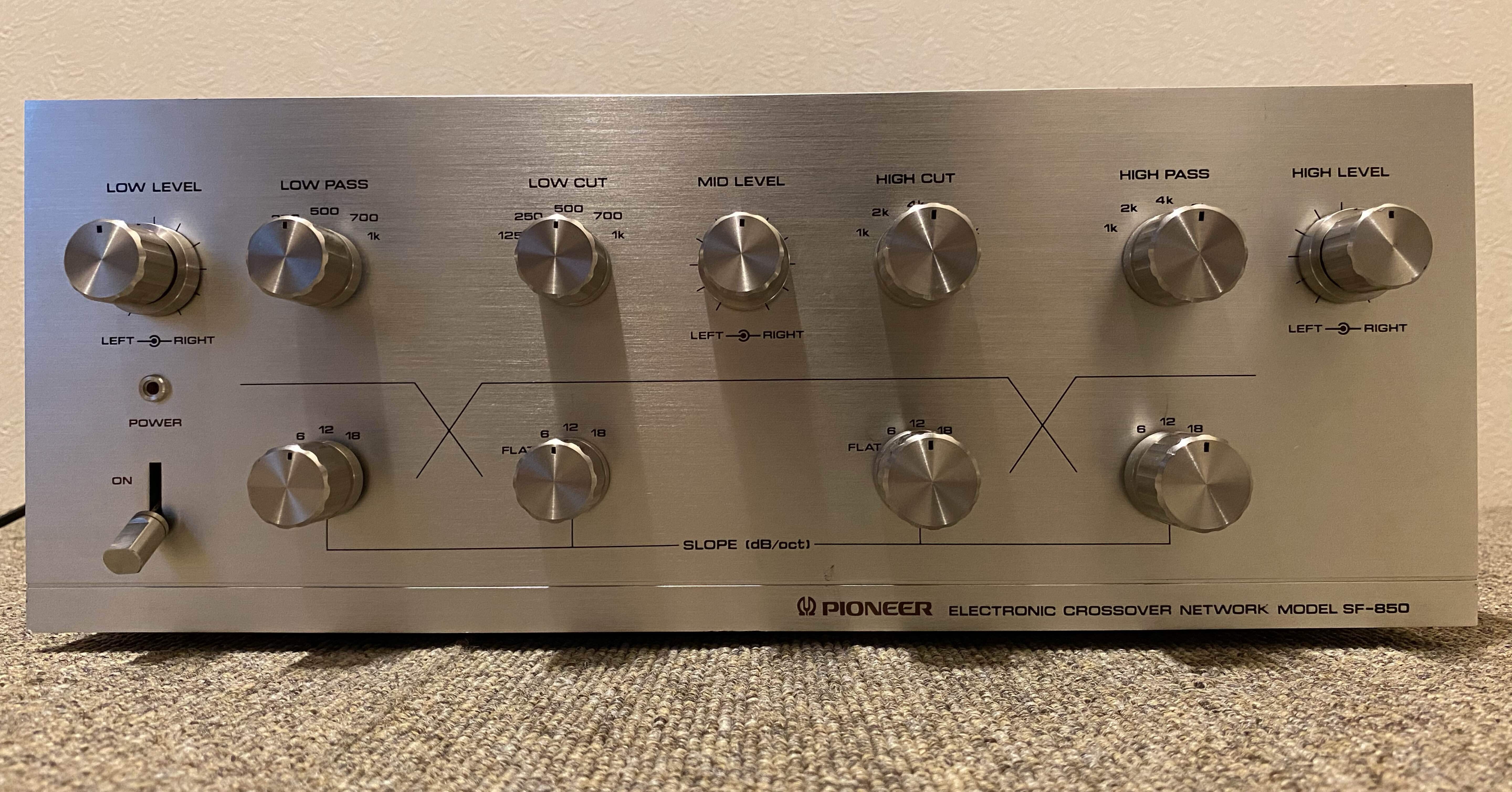 レトロな見た目が魅力的！PIONEERのチャンネルディバイダー SF-850を