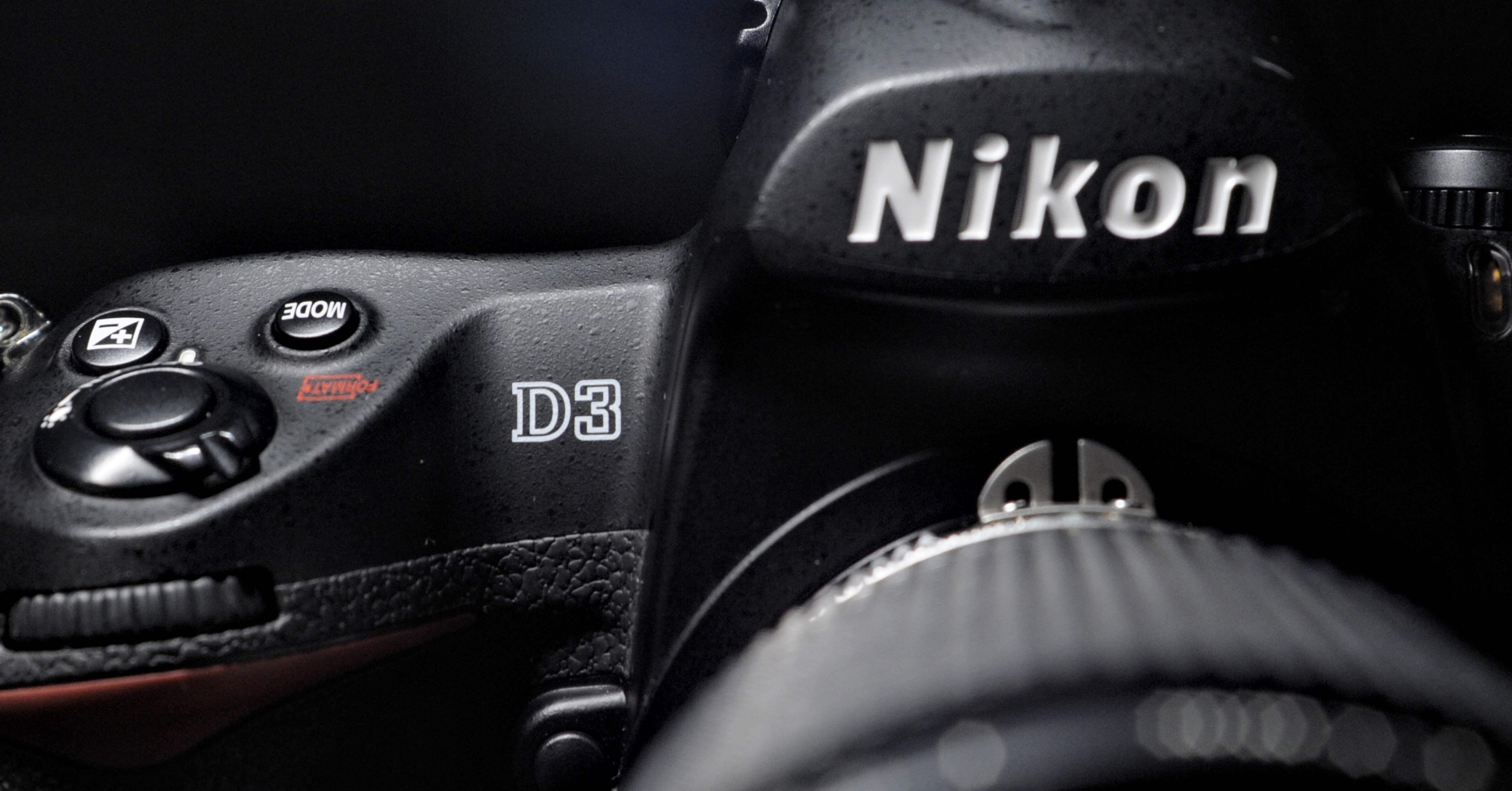 先駆者【Nikon D3】｜硝子窓