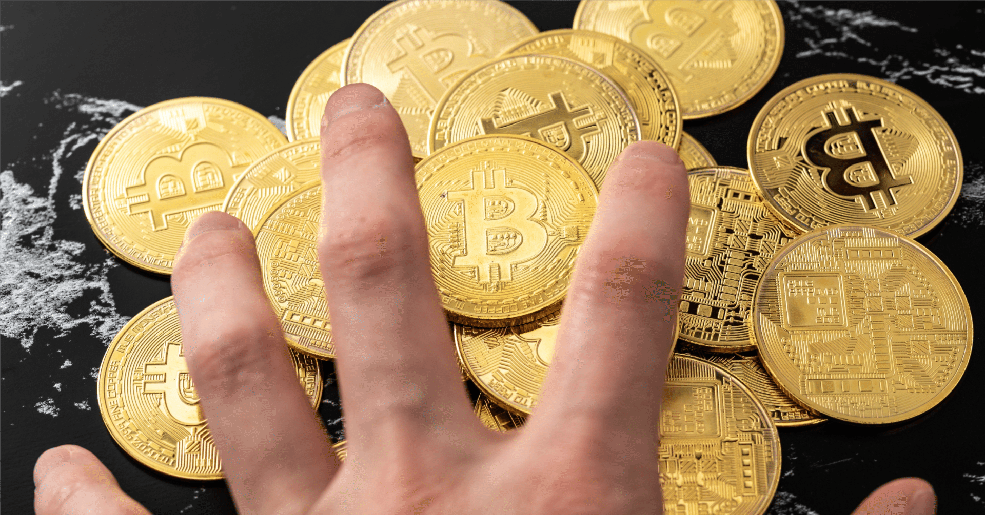 ビットコイン相続で発生する「110%課税」の衝撃 ～16億円資産が一夜にして借金に変わる現実～｜アレコレ通信