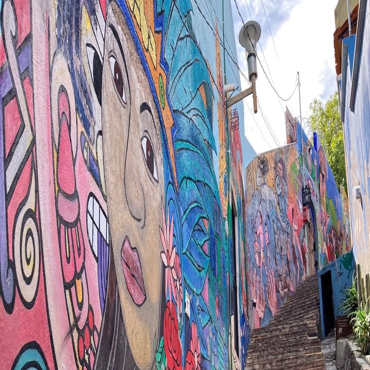 メキシコの街を歩きながら壁画文化を考える｜waka_namy