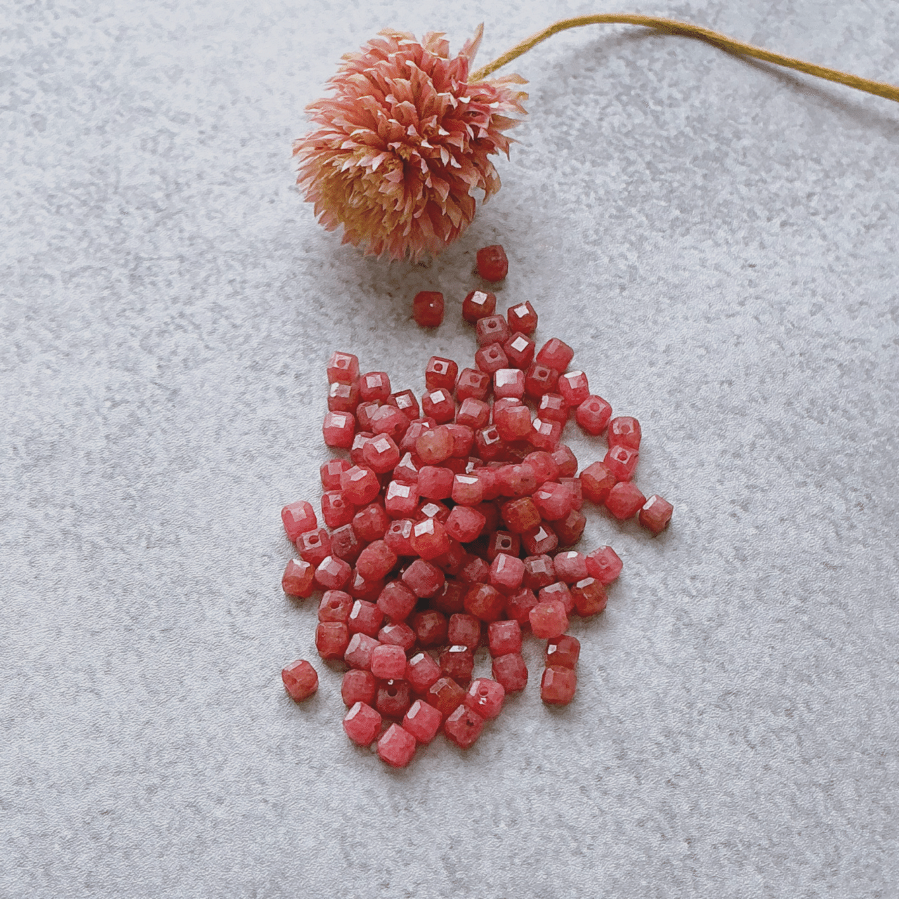 運命的な出会いを呼ぶ石18金インペリアルロードナイトバングル インペリアルロードナイトの石言葉と物語｜Hanaemi／恩田麻央