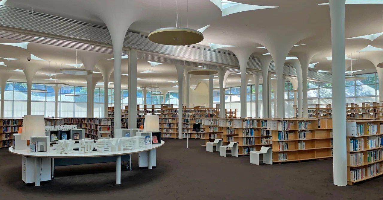 建築】柱こんなに要る？と思わせる台湾大学社会科学部図書館（伊東豊雄