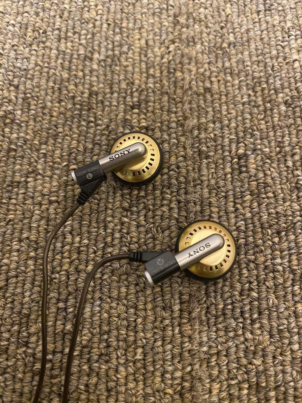 ソニーのフラグシップイヤホン!澄み渡る音が特徴的なSONY MDR ソニーのフラグシップイヤホン!澄み渡る音が特徴的なSONY MDR