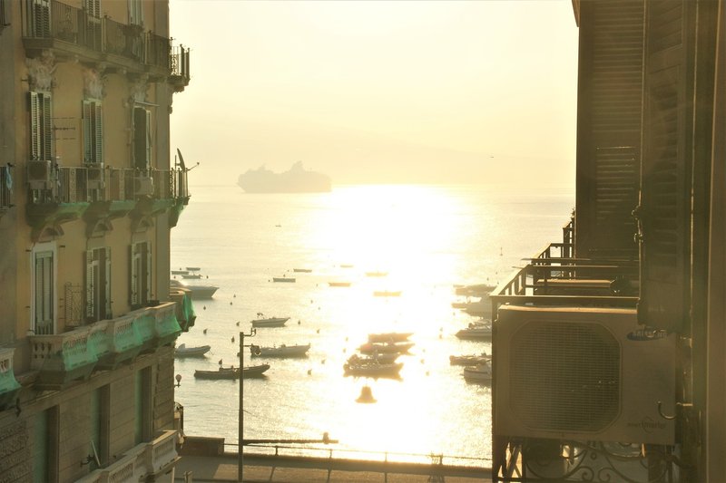 ナポリ湾の朝焼け 諺 ナポリを見てから死ね 食の工房オフィスアルベロ イタリア料理教室 In 神戸 Note ナポリ湾の朝焼け 諺 ナポリを見てから死ね 食の工房オフィスアルベロ イタリア料理教室 In 神戸 Note