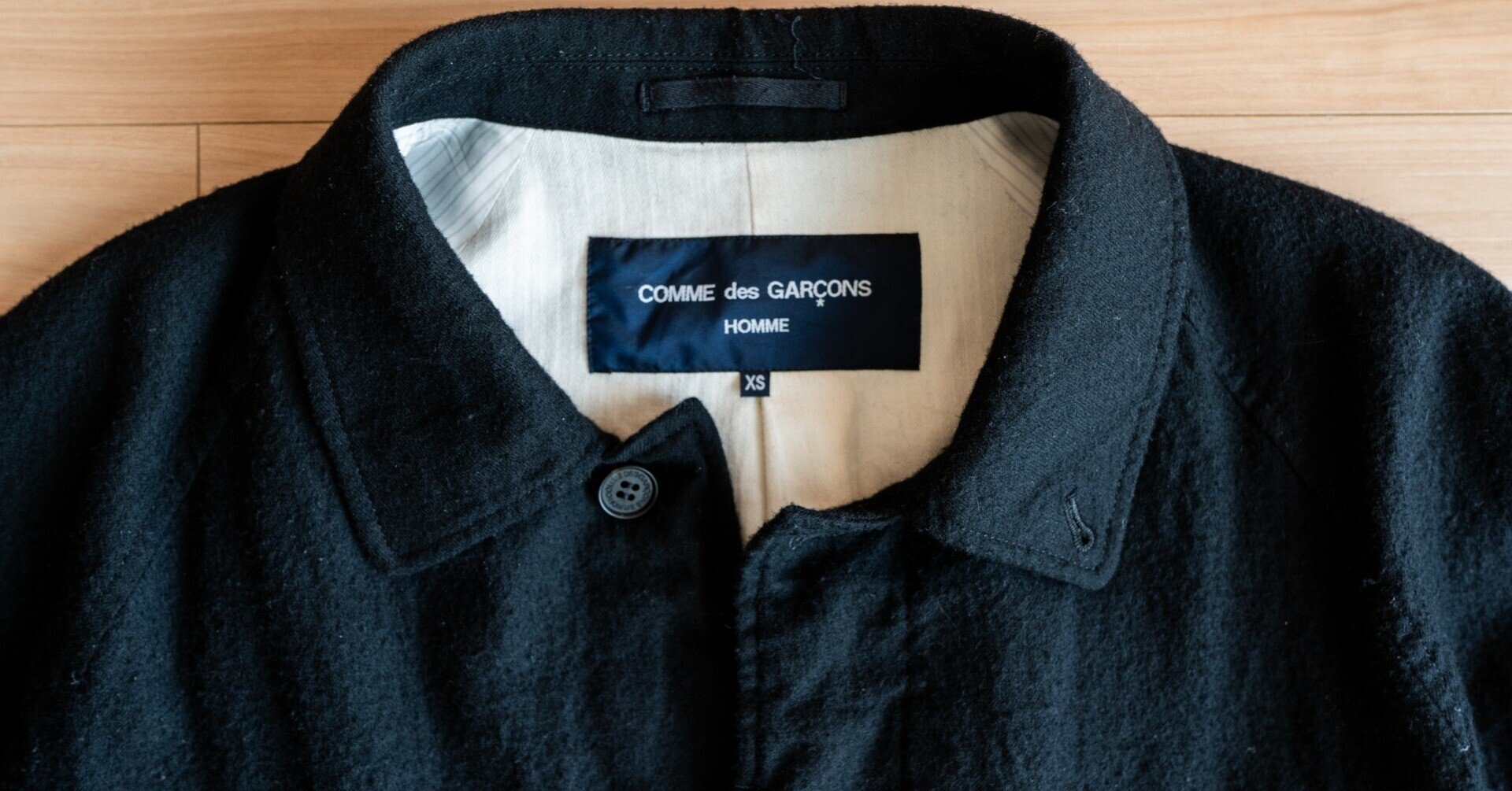 COMME des GARÇONS HOMMEのバルマカーンコート|アキラ COMME des GARÇONS HOMMEのバルマカーンコート|アキラ