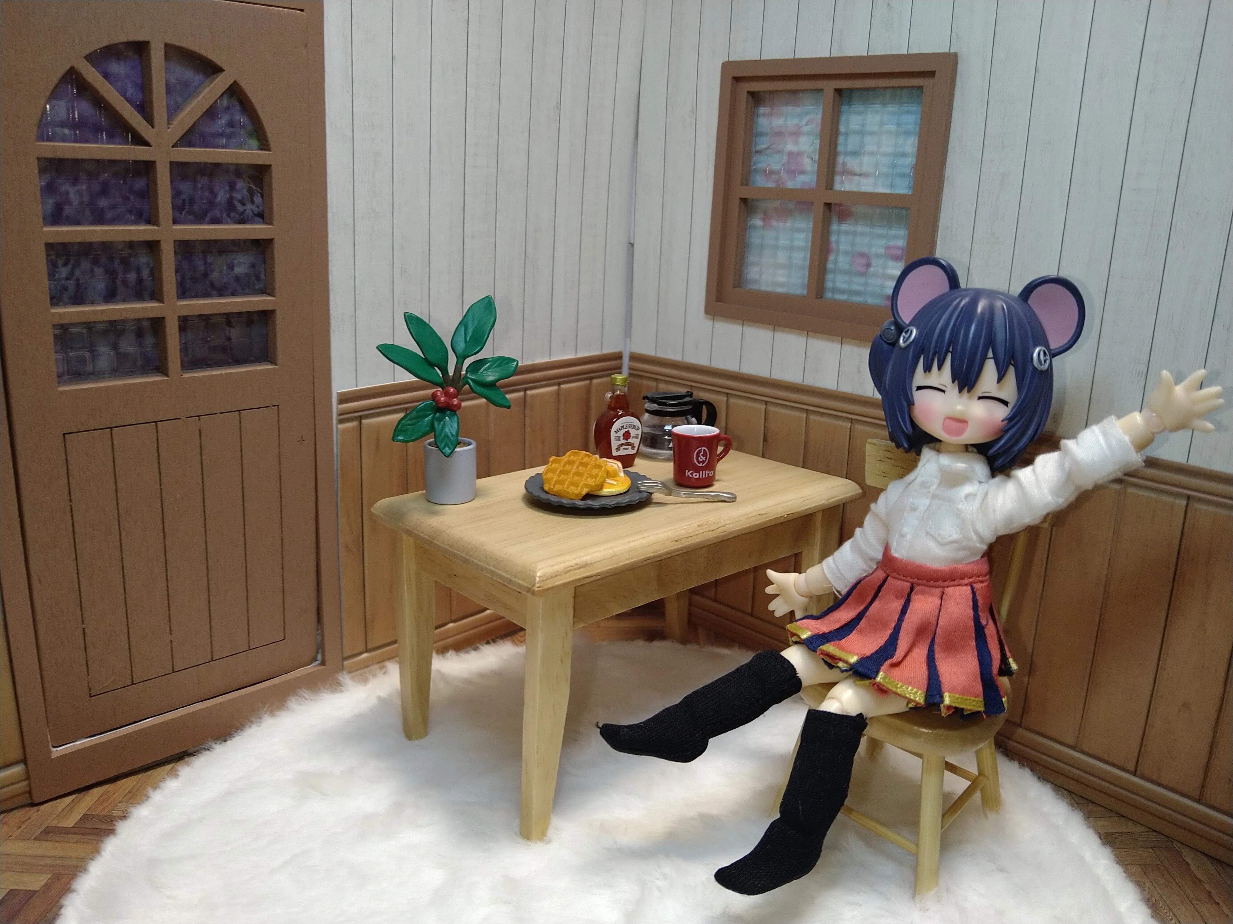 セリア建設によるドールハウスを建てました！ 窓の外にはデザイン