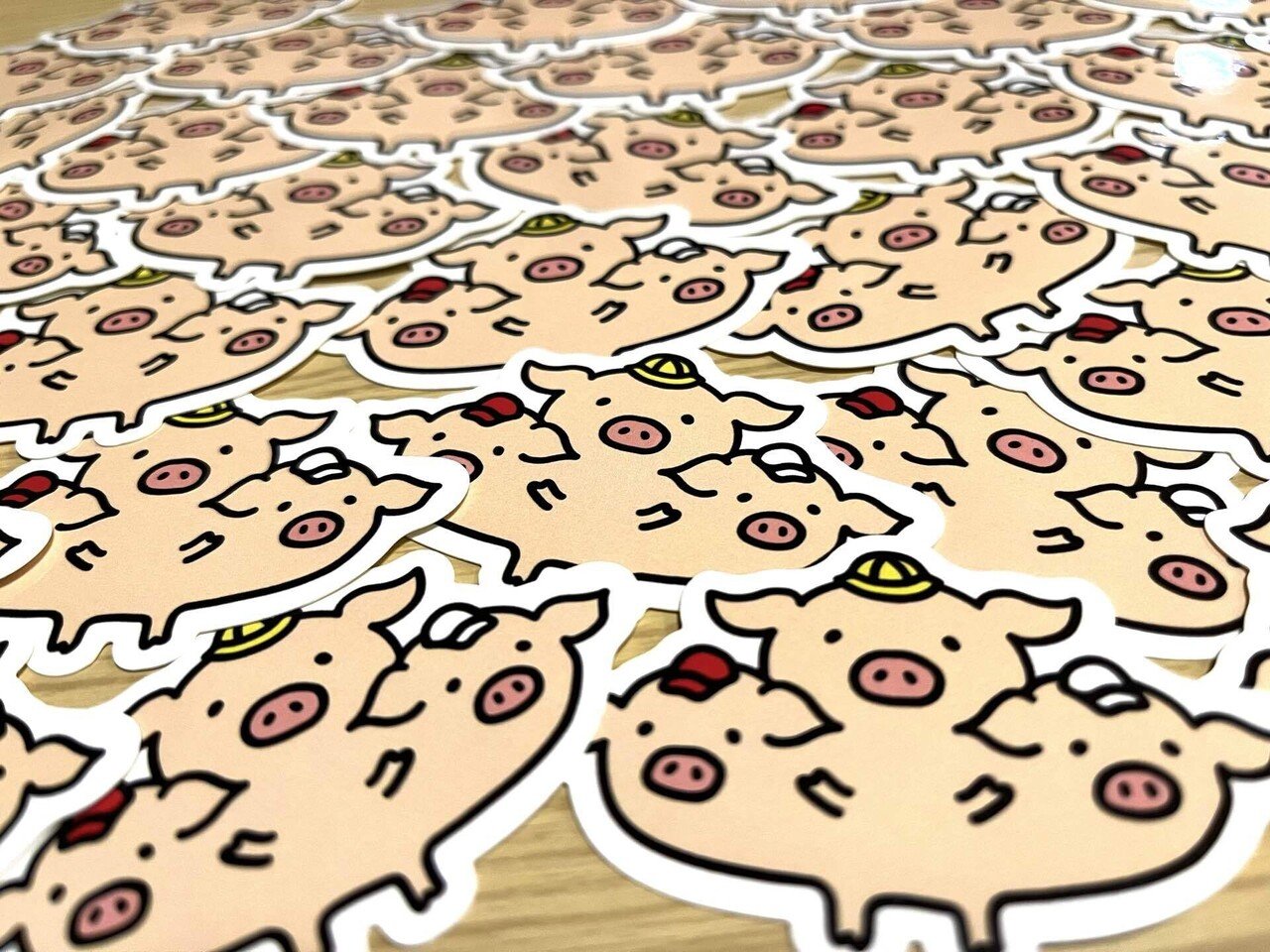 200枚のブタをタダで配布しまくる「飛べない豚はタダの豚」企画