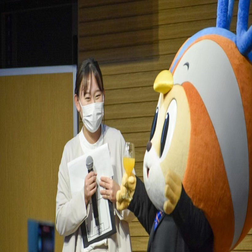 愛するクラブのメンバーたち：ヴィヴィくんのアテンド役 小野さん独占