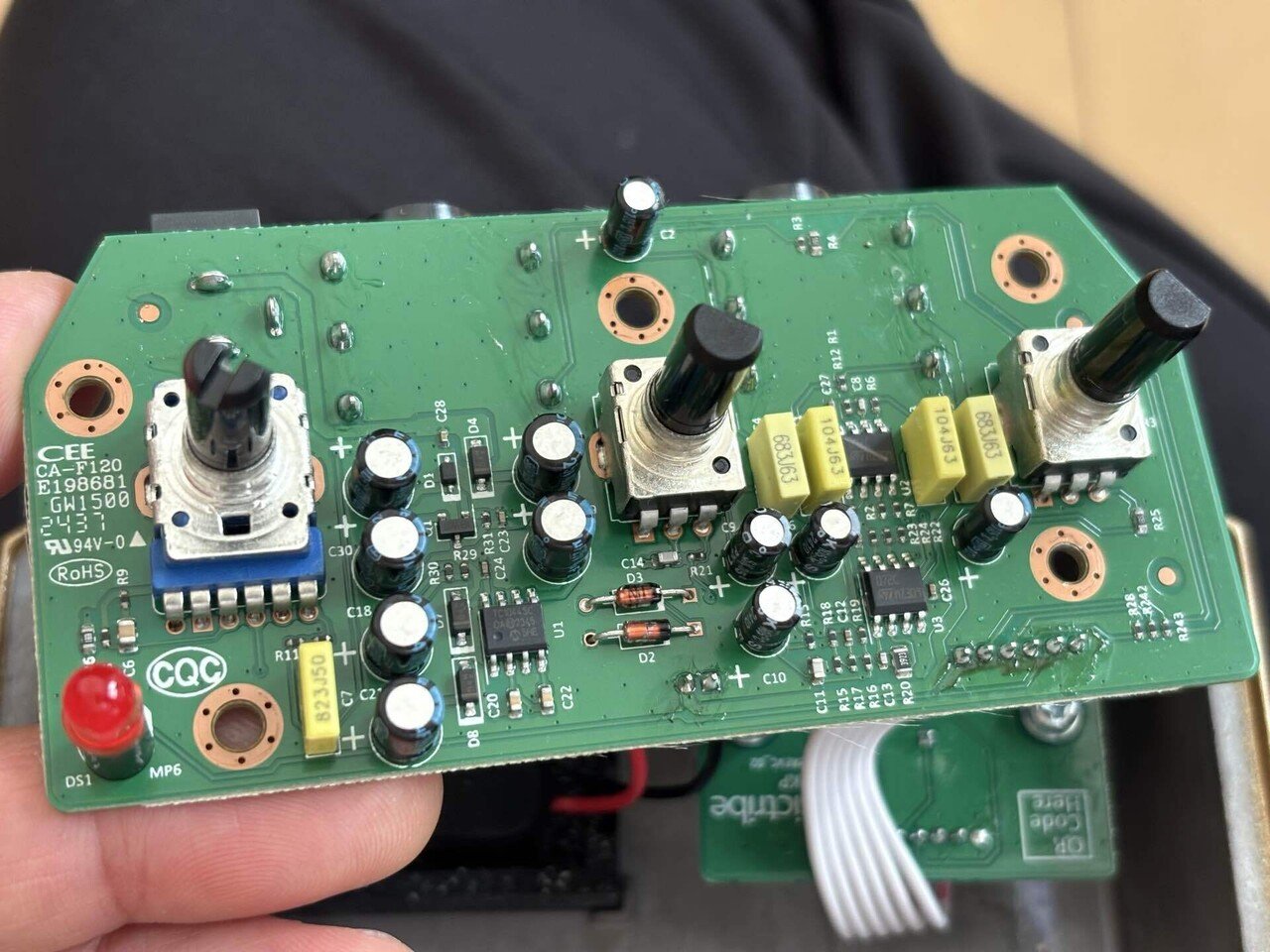 Behringer Centaur Overdriveを分解&解説|ケンタクロース(YSXL) Behringer Centaur Overdriveを分解&解説|ケンタクロース(YSXL)