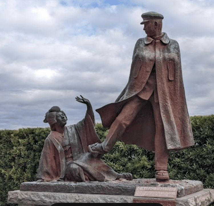 DVシーンの銅像が観光名所になっている件（改訂版：金色夜叉ごっこ