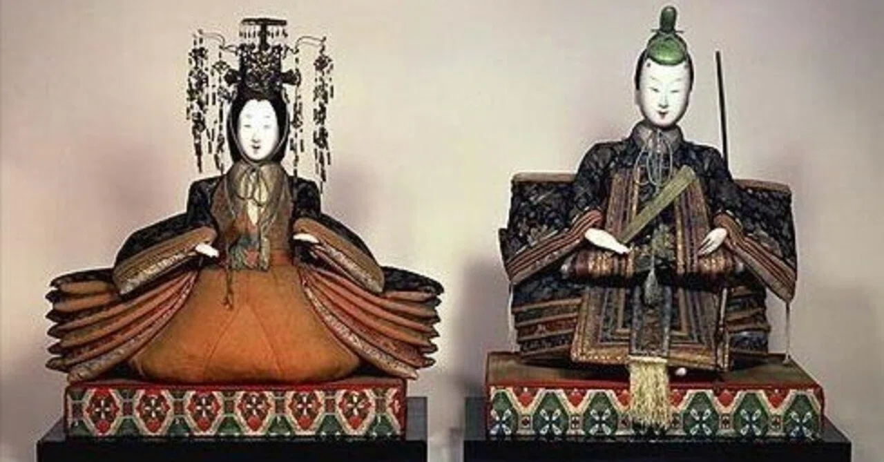 お雛様の左右の配置、ある時代から左右が入れ替わったことをご存知