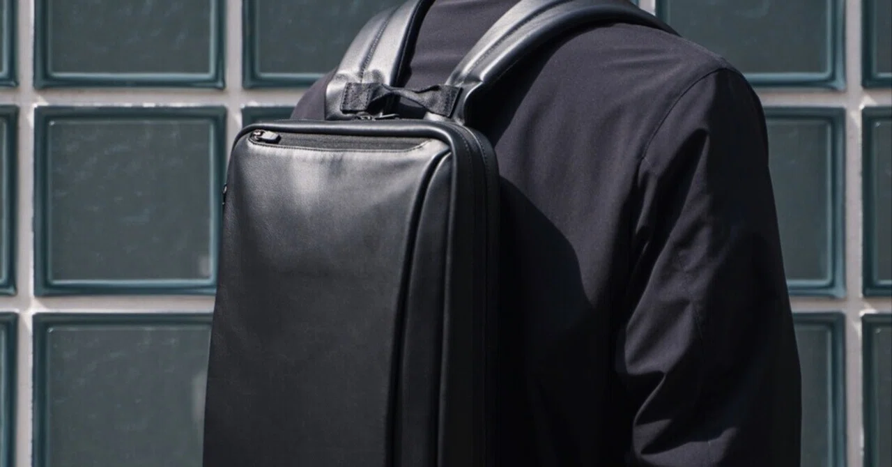 Make your commute more comfortable. A new backpack designed with a thin ...