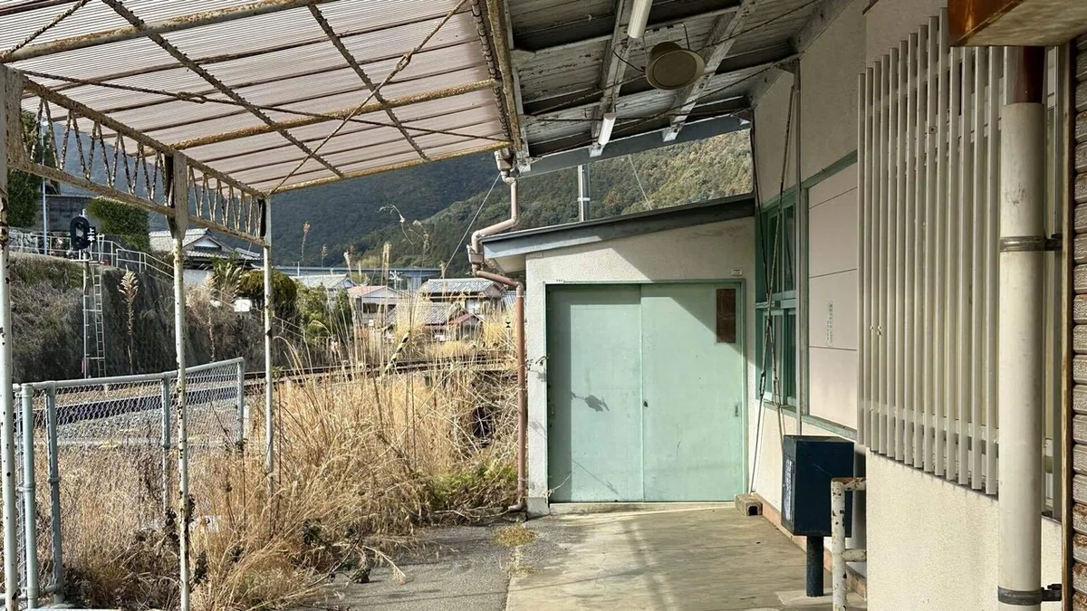 新鹿駅構内