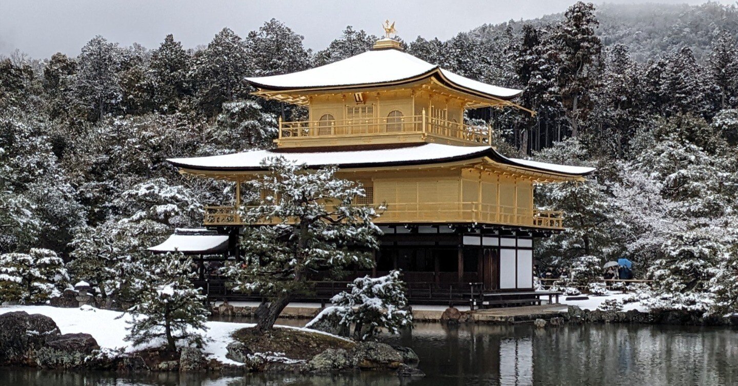 雪の金閣寺、タイミング勝負の絶景｜to-kyo-to