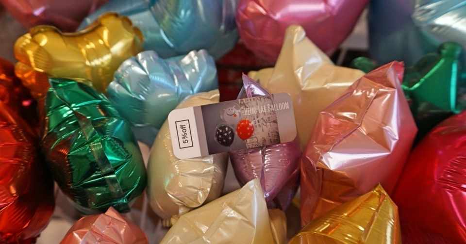 お祝いごとにバルーンを 大阪でオーダーメイドバルーンが作れる Henolab Balloon カスタムデザイン名刺 Whoo フー Note