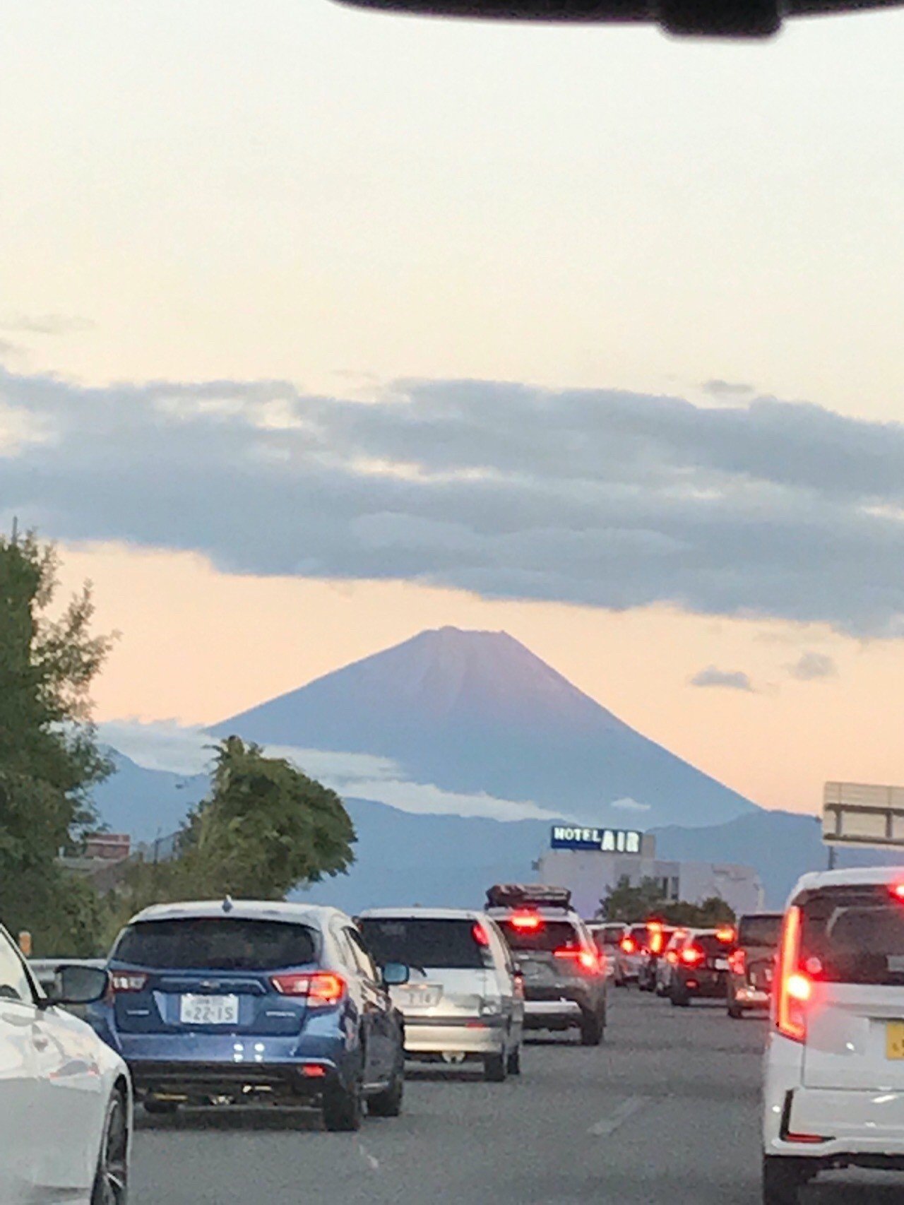 ジッパー方式 渋滞時の合流法 のメリットとデメリット Takaaki Nishioka Note ジッパー方式 渋滞時の合流法 のメリットとデメリット Takaaki Nishioka Note