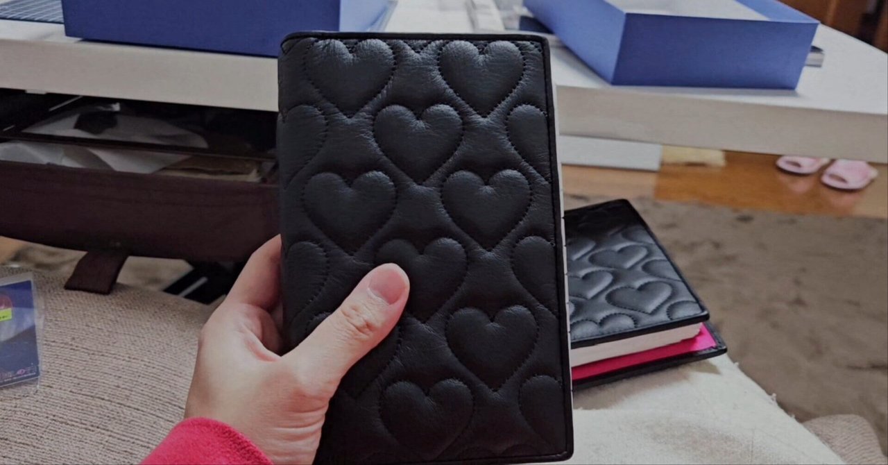 🩷🖤コラボ手帳が出るよ🖤🩷｜たけちよ（@takechiyo987）