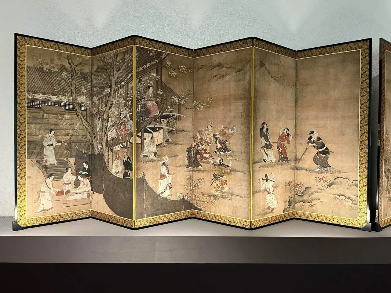 今日から公開！国宝『花下遊楽図屏風』、上村松園『焔』@東京国立