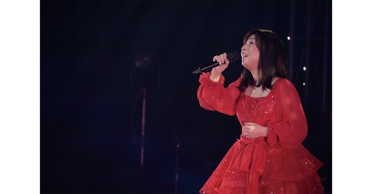 今年10月にソロデビュー40周年を迎える岡村孝子が昨年12月21日に LINE