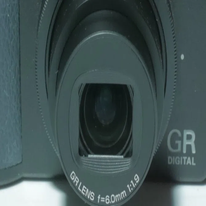 RICOH GR DIGITAL III と GR III｜カメラのヤマヤ