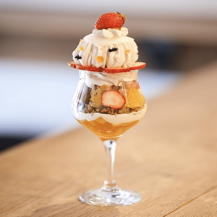 パフェ agariパフェ日記13：もちもち三色団子が入った「イチゴと紅八朔の