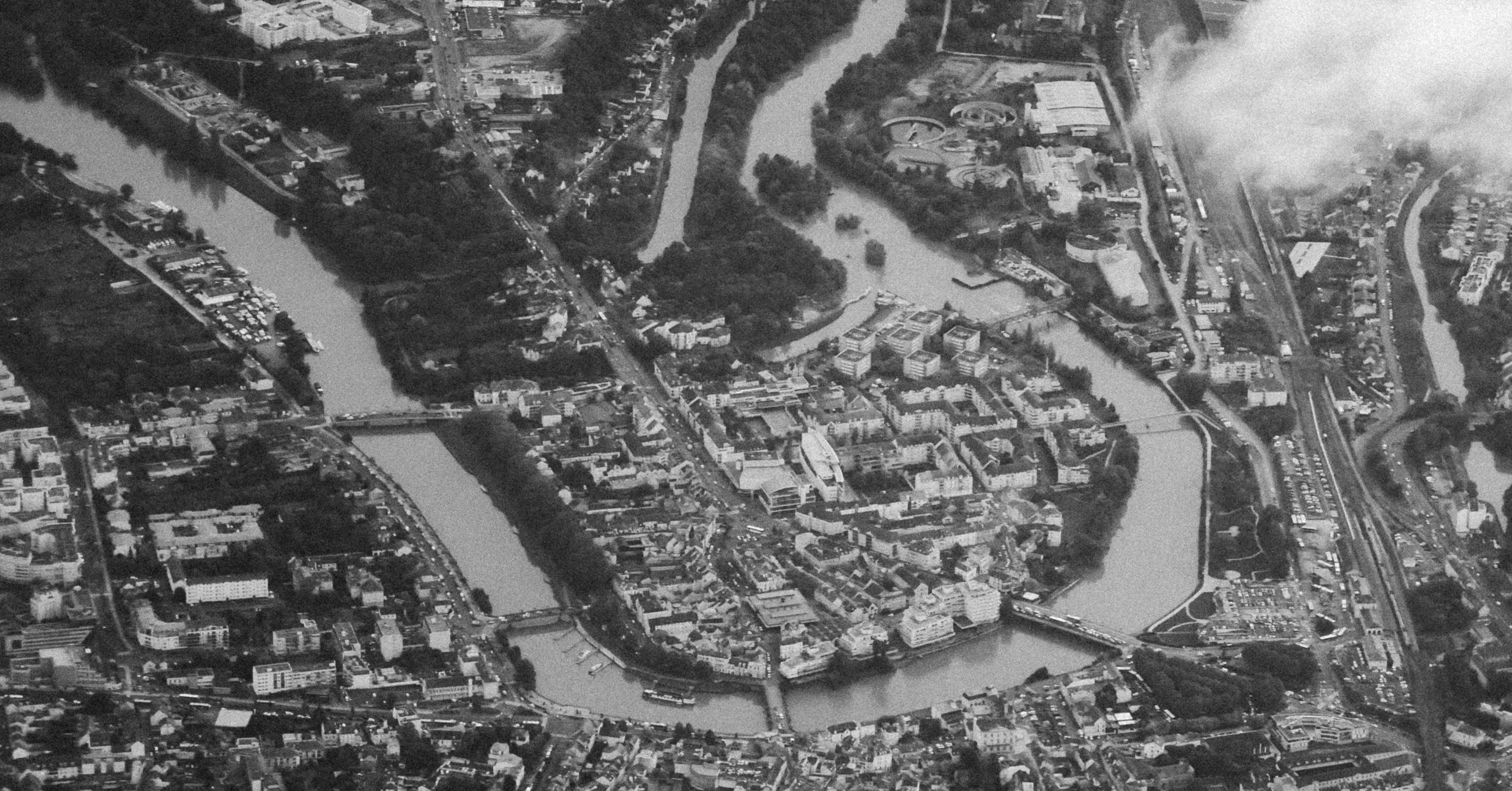 翼よ、あれがパリの灯だ　他　ヴェリタ 翼よ! あれが巴里の灯だ」｜安西洋之(ビジネス＋文化のデザイナー）