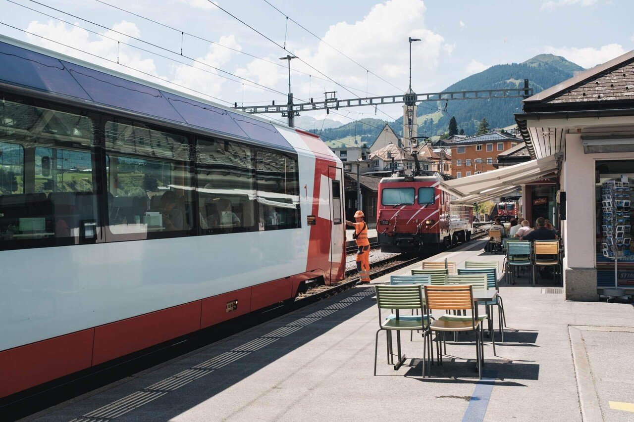 夏のスイスひとり旅🇨🇭Day4①憧れの氷河特急の旅｜sinの旅行記