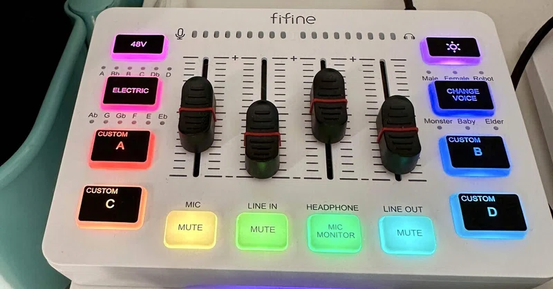 Soundcraft Ui24R 見 インターフェースデジタルミキサー